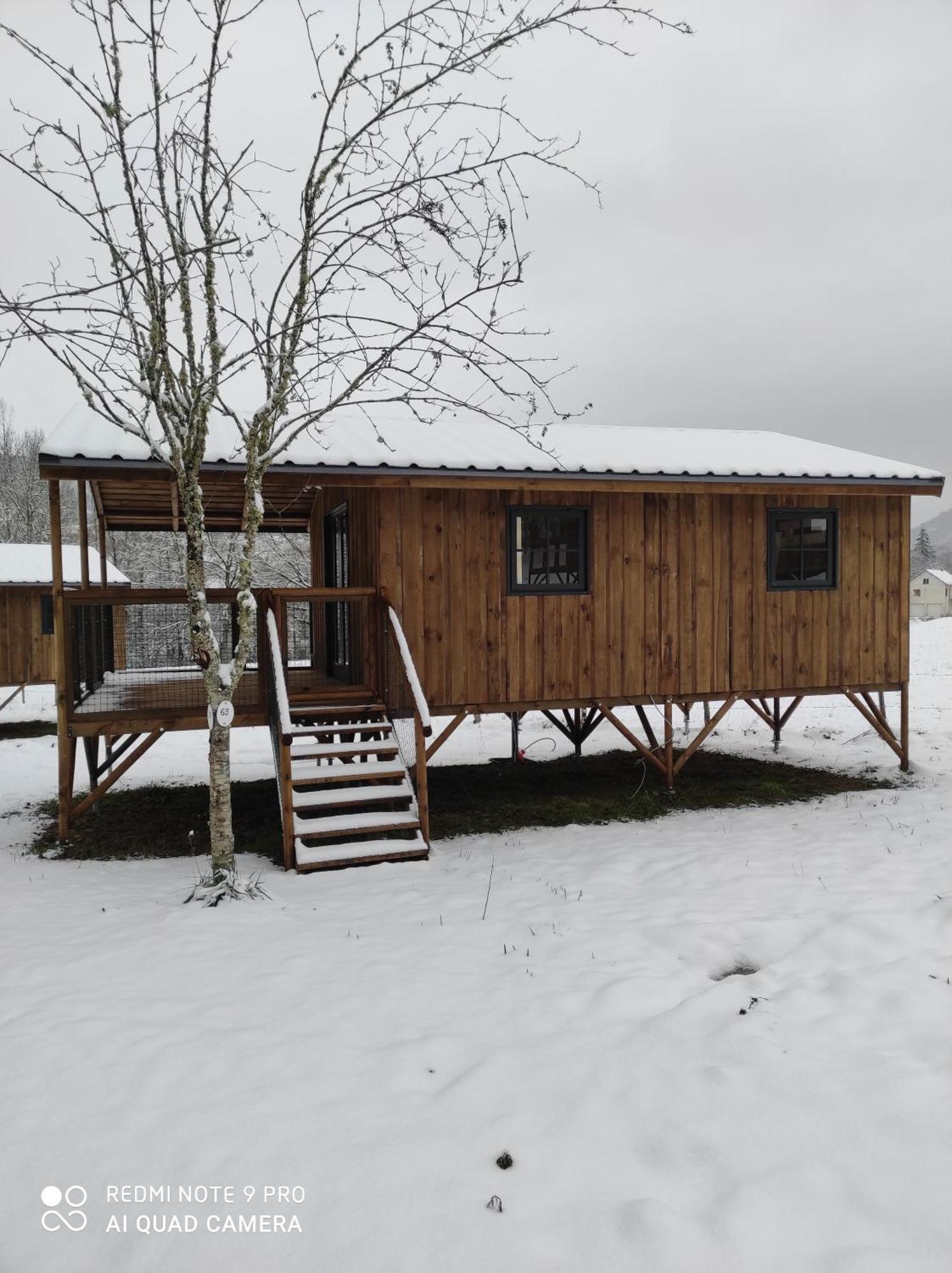 Camping La Borie Basse Condat  Extérieur photo